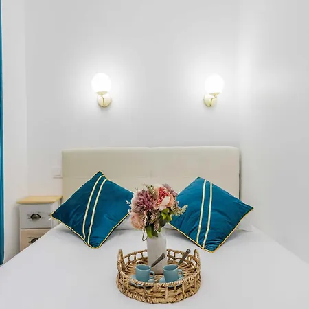 Charming In The Heart Of The 16th District - Mobility Lease Apartment