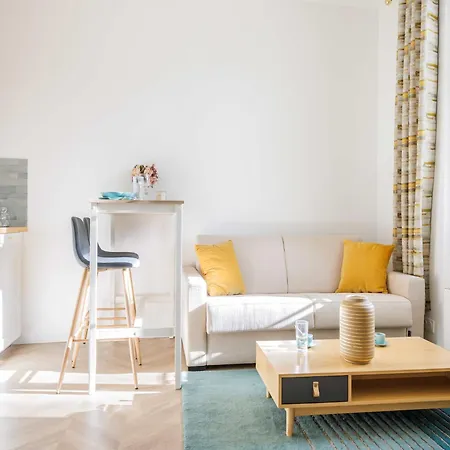 Charming In The Heart Of The 16th District - Mobility Lease Apartment Paris