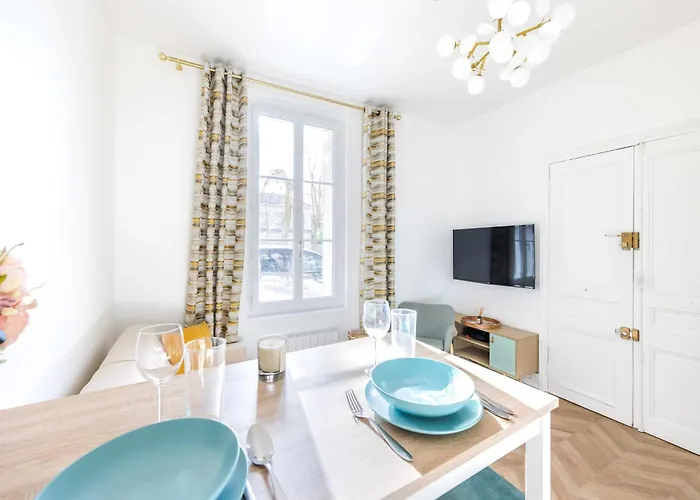 Charming In The Heart Of The 16th District - Mobility Lease