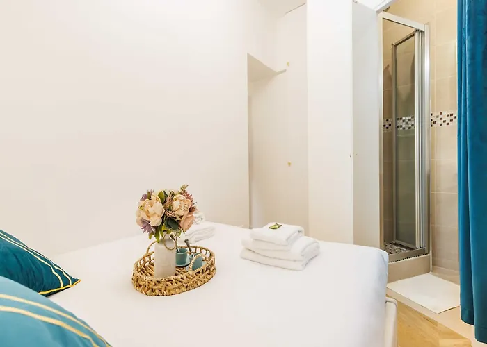 Charming In The Heart Of The 16th District - Mobility Lease